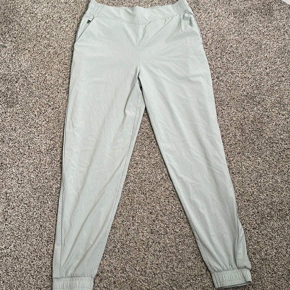 Athleta city strip Brooklyn sage green joggers pants size 8 - Picture 3 of 10